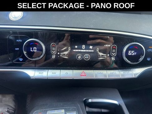 Certified 2024 Genesis GV70 2.5T w/ Select Package AWD/4WD image 21