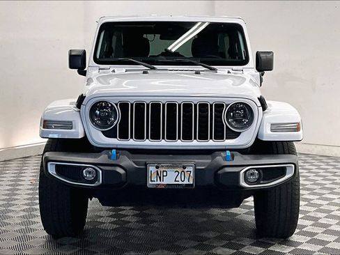 Used 2024 Jeep Wrangler Unlimited Sahara AWD/4WD image 2