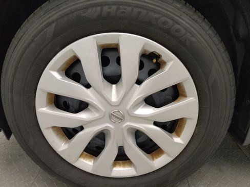 Used 2017 Nissan Rogue S image 31