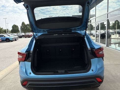 New 2025 Chevrolet Trax RS w/ Driver Confidence Package image 49