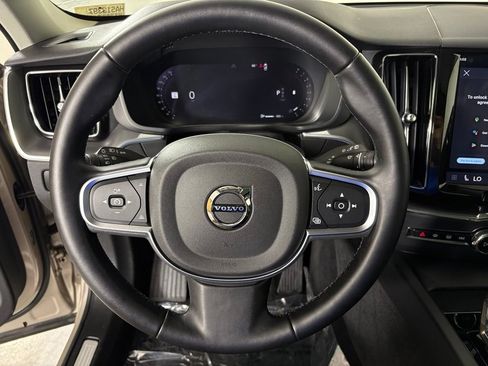 Used 2025 Volvo XC60 B5 Core AWD/4WD image 20