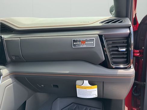 New 2025 GMC Sierra 1500 AT4 w/ AT4 Premium Package image 19