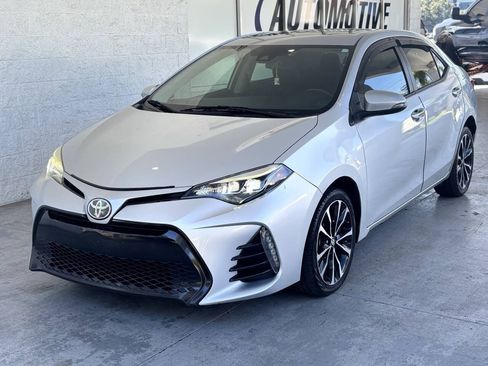 Used 2019 Toyota Corolla SE w/ SE Premium Package FWD image 2