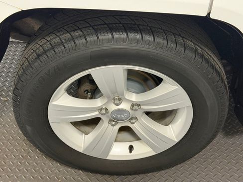 Used 2016 Jeep Compass Latitude AWD/4WD image 15