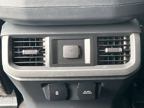Used 2022 Ford F150 Lariat w/ FX4 Off-Road Package AWD/4WD image 24