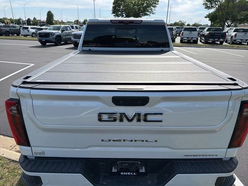 Used 2025 GMC Sierra 3500 Denali Ultimate AWD/4WD image 6