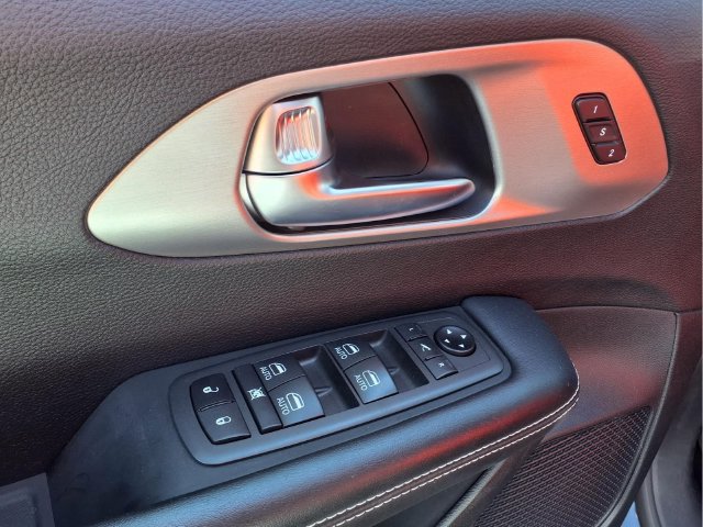 Used 2021 Chrysler Pacifica Limited w/ S Appearance Package FWD image 20