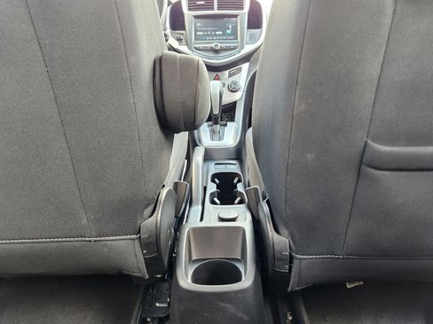Used 2017 Chevrolet Sonic LT image 11