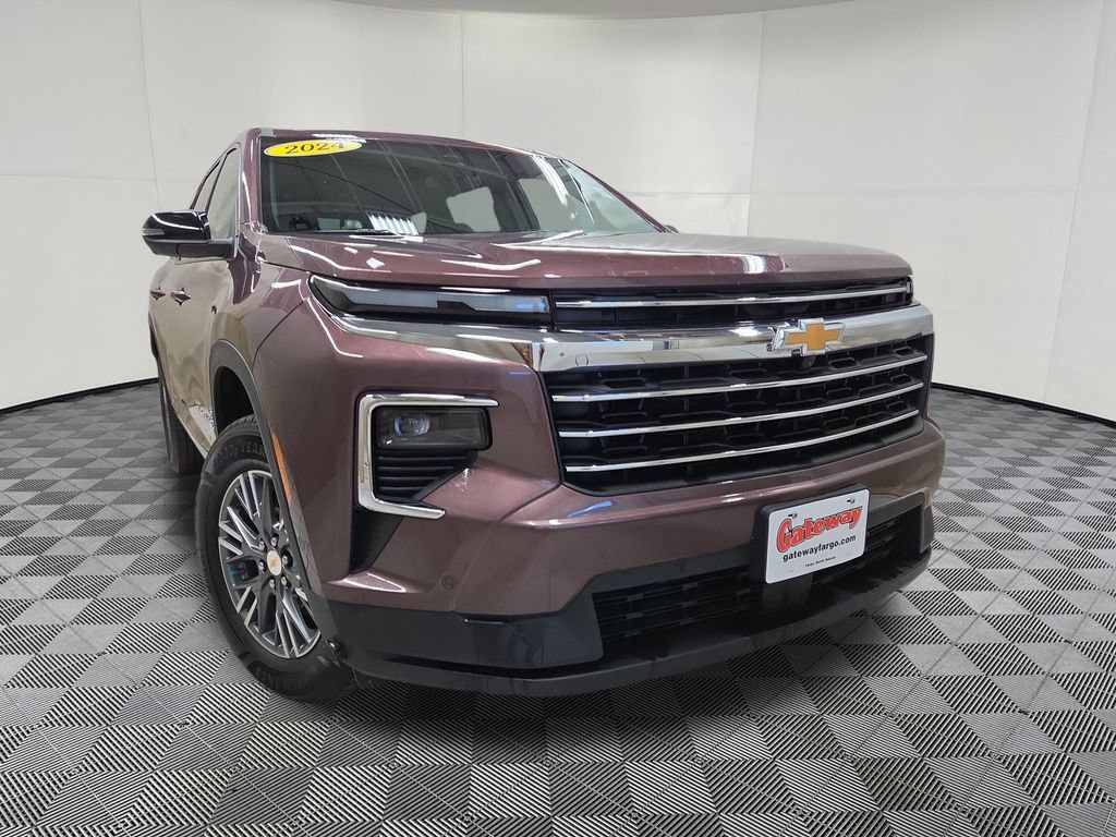 Used 2024 Chevrolet Traverse LT w/ Enhanced Driving Package AWD/4WD image 2