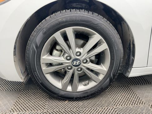 Used 2018 Hyundai Elantra Value Edition image 12