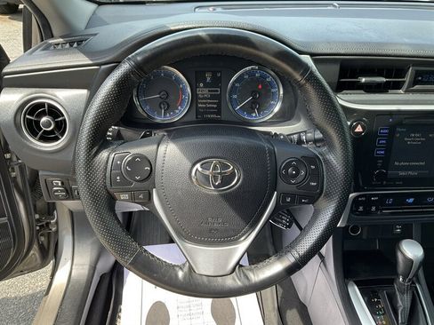 Used 2018 Toyota Corolla SE w/ SE Premium Package FWD image 21