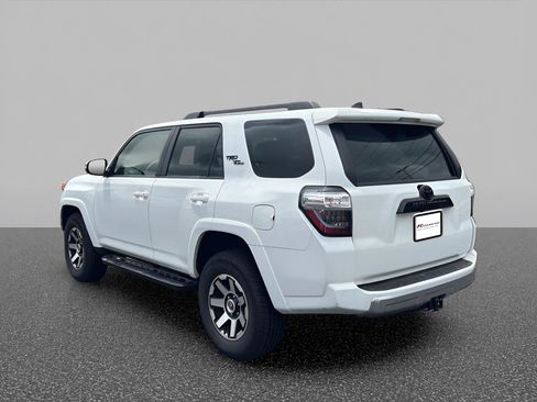 Used 2021 Toyota 4Runner TRD Off-Road Premium w/ Moonroof Package AWD/4WD image 4