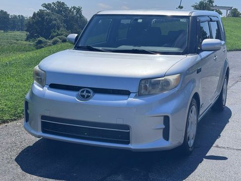 Used 2012 Scion xB FWD image 3
