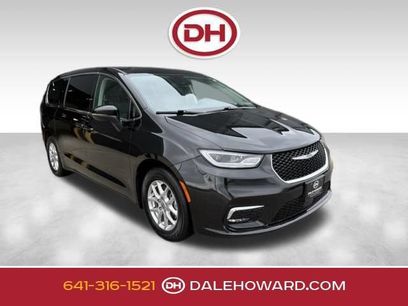 Used 2023 Chrysler Pacifica Touring-L