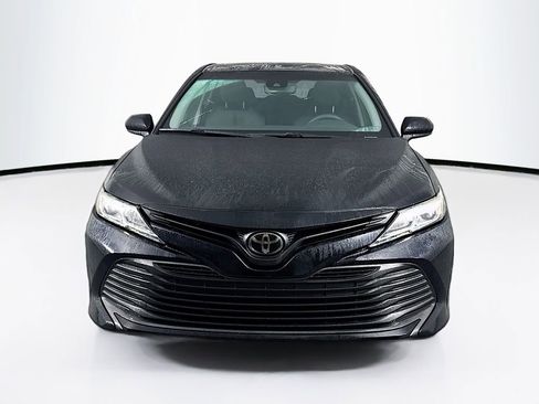 Used 2019 Toyota Camry L image 2