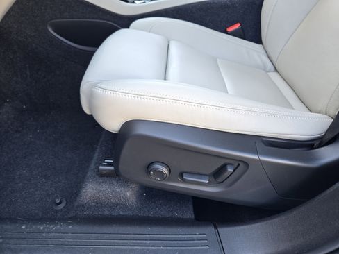 Used 2026 Volvo XC40 B5 Plus w/ Protection Package Premier image 32