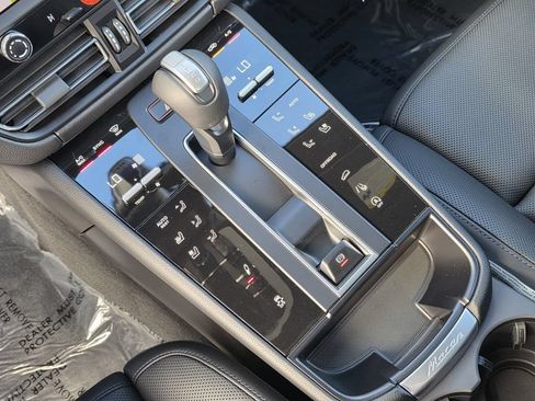 New 2026 Porsche Macan AWD/4WD image 27