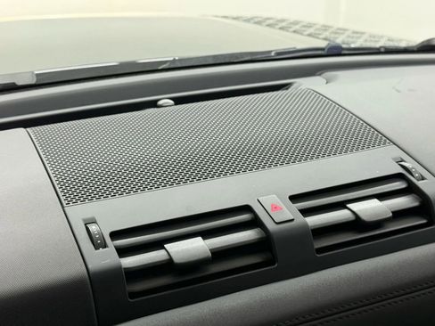 Used 2022 Land Rover Defender 110 S image 36