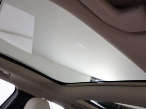 Used 2022 Mercedes-Benz EQB 300 4MATIC image 8