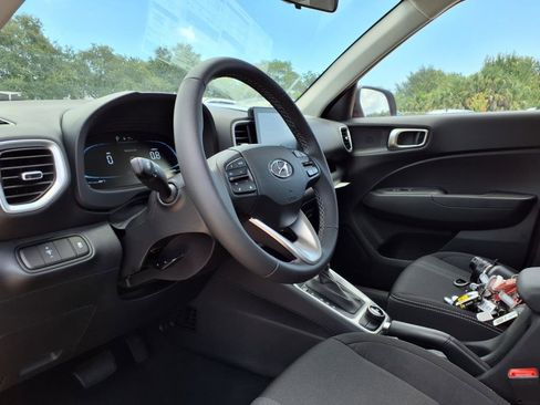 New 2025 Hyundai Venue SEL image 12