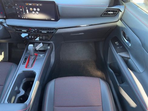 New 2026 Nissan Kicks SR image 17