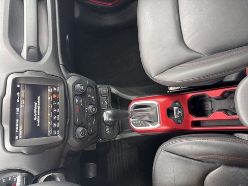 Used 2022 Jeep Renegade Trailhawk image 30