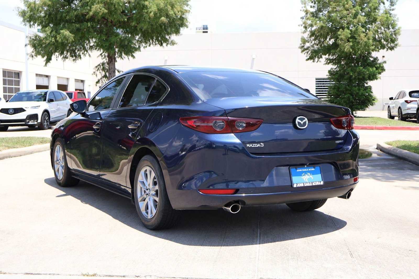 Used 2019 MAZDA MAZDA3 Sedan FWD image 4