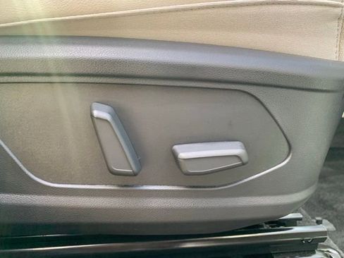 Certified 2025 Hyundai Tucson Limited image 18