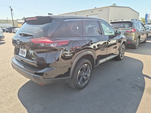 Used 2024 Nissan Rogue SV FWD image 13