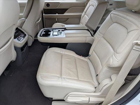 Used 2020 Lincoln Navigator Reserve image 20