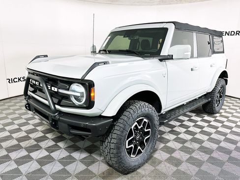 Used 2021 Ford Bronco Outer Banks image 7