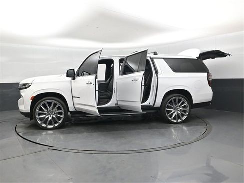 Used 2021 Chevrolet Suburban Premier w/ Premium Package image 51