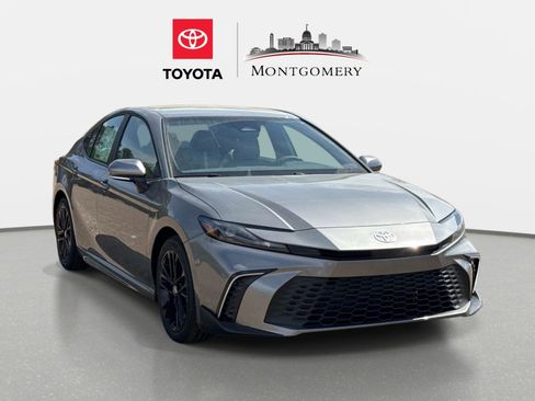 New 2026 Toyota Camry SE FWD image 1