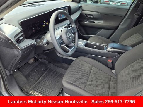 Used 2025 Nissan Kicks S AWD/4WD image 17