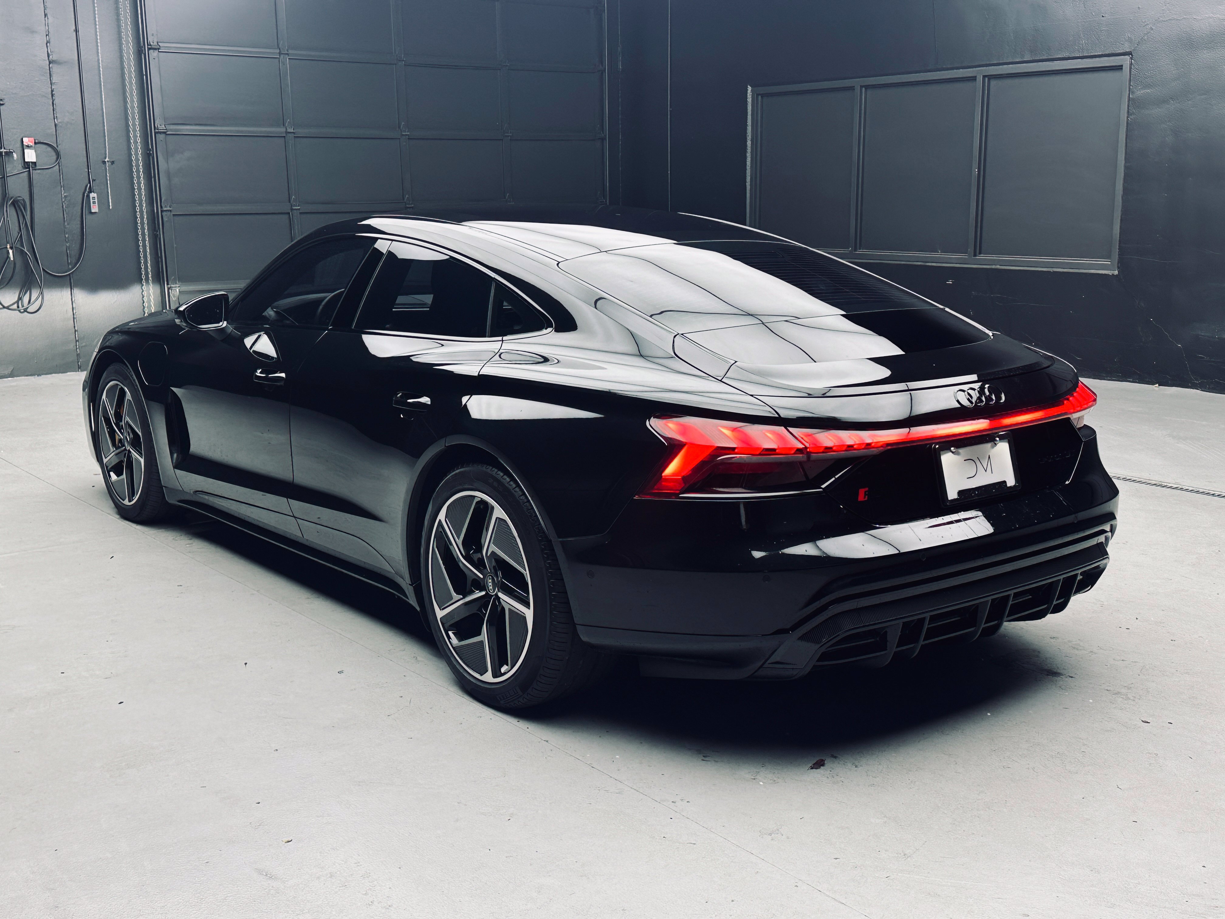 Used 2023 Audi RS e-tron GT w/ Carbon Performance Package AWD/4WD image 4