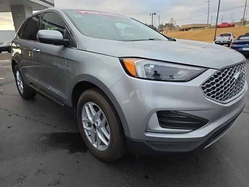 Used 2024 Ford Edge SEL image 8