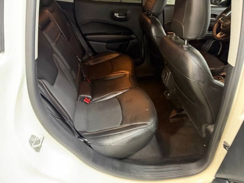 Used 2019 Jeep Compass Latitude image 38