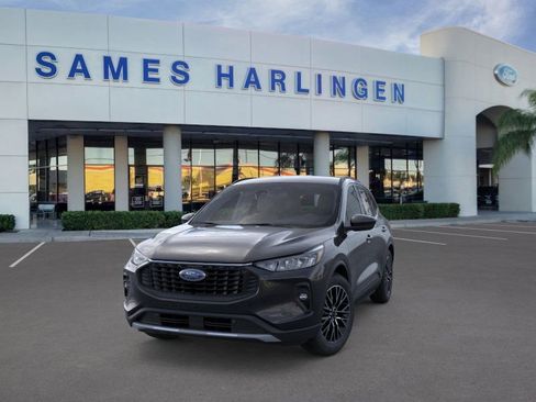 New 2026 Ford Escape SE image 2