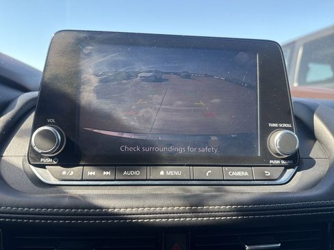 Certified 2022 Nissan Rogue SV image 43