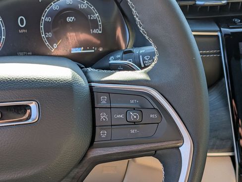 Certified 2025 Jeep Grand Cherokee L Limited w/ Black Appearance Package image 18