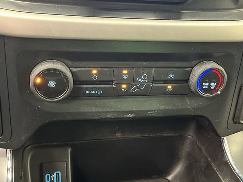 Used 2022 Ford F150 XLT image 18