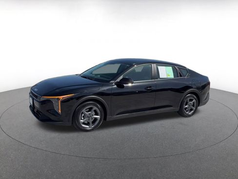 Used 2025 Kia K4 LXS image 8