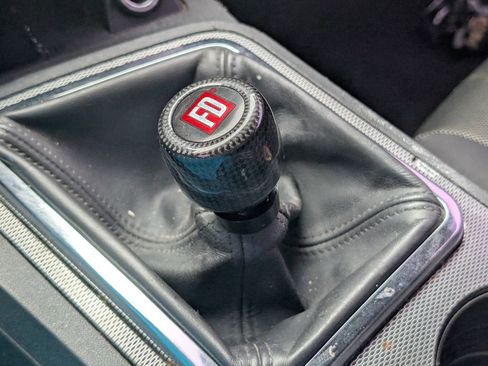 Used 2014 Dodge Challenger R/T image 16