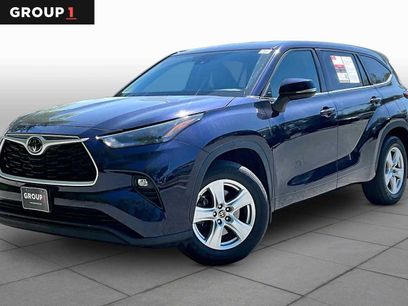 Used 2022 Toyota Highlander LE