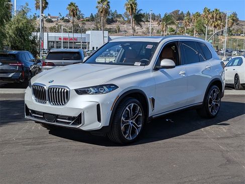 New 2026 BMW X5 sDrive40i image 2