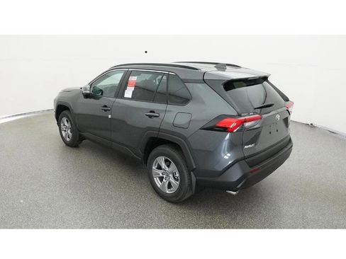 Used 2025 Toyota RAV4 XLE w/ Convenience Package FWD image 5