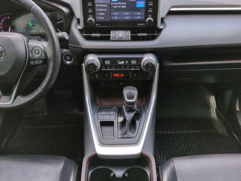 Used 2019 Toyota RAV4 Limited w/ Cold Weather Package FWD image 18