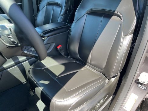 New 2025 Jeep Grand Cherokee L Limited w/ Black Appearance Package image 15