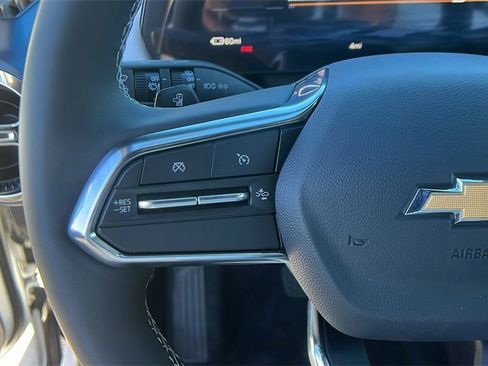 New 2026 Chevrolet Equinox EV LT image 18