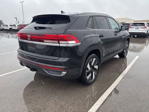 Used 2024 Volkswagen Atlas Cross Sport SE FWD image 5